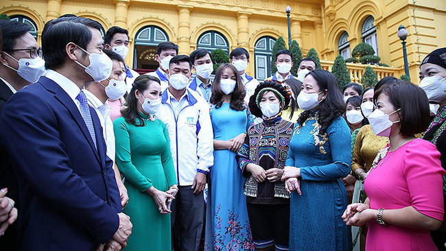 Vice President Vo Thi Anh Xuan and delegates at the event. (Photo: NDO/Ngoc Vy)