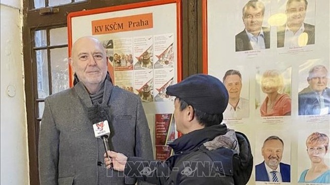 Leo Luzar, President of the Czech Republic-Vietnam Friendship Parliamentarians’ Group, in an interview to Vietnam News Agency (Photo: VNA)