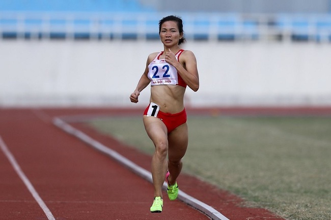 Nguyen Thi Oanh scores four gold medals at the 2020 National Athletics Championships. (Photo: Zing)