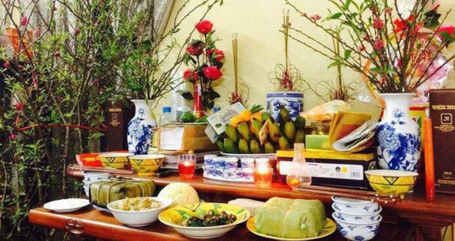 Typical offerings to ancestors on New Year’s Eve. (Photo: thethaovanhoa.vn)