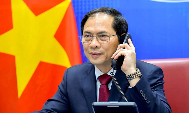 Bộ trưởng Ngoại giao Việt Nam và Trung Quốc điện đàm, trao đổi thẳng thắn  về vấn đề trên biển | VTV.VN