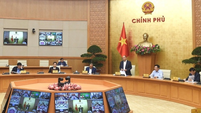 Prime Minister Nguyen Xuan Phuc speaking at the meeting (Photo: Tran Hai)