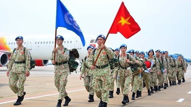 Staff of Vietnam’s Level-2 Field Hospital No. 3 at Tan Son Nhat International Airport (Photo: qdnd)