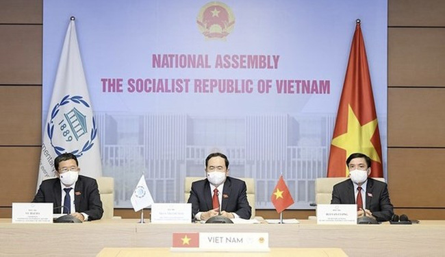 The Vietnamese delegation attending the 142nd IPU Assembly (Photo: VNA)