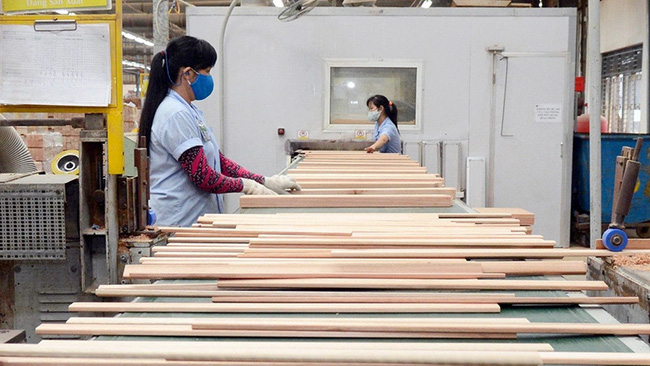 Furniture production at Scancom Vietnam company at Song Than Industrial Park, Binh Duong province. (Photo: NGOC THANH)