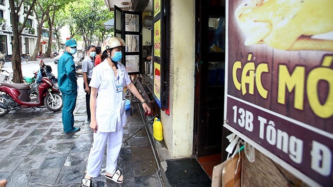 Local restaurants in Hanoi have temporarily shut down against the complex developments of COVID-19. (Photo: NDO/Minh Ha)