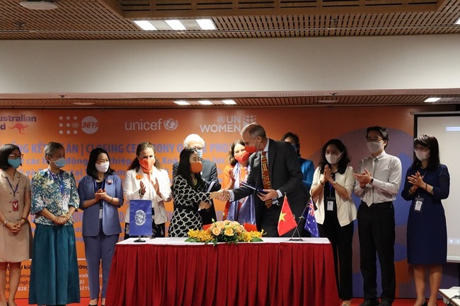 General view of the signing ceremony for the new joint project “Elimination of Violence against Women and Children in Vietnam 2021-2025”. (Photo: UNFPA)