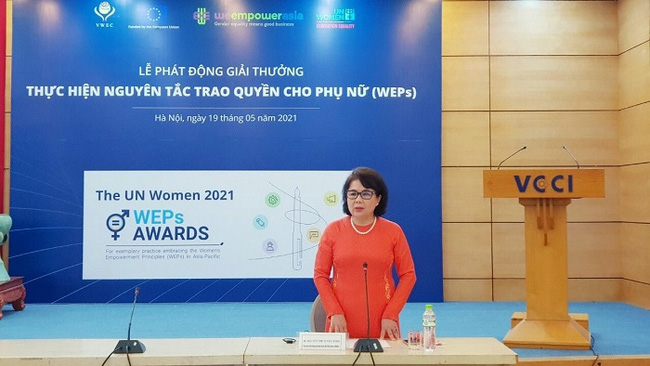 Nguyen Thi Tuyet Minh, Chairwoman of the Vietnam Women Entrepreneur Council, speaks at the awards launch ceremony held virtually on May 19, 2021. (Photo: UN Women Vietnam)