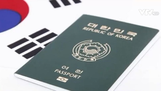 Hộ chiếu Hàn Quốc là một trong những hộ chiếu được nhiều người đón nhận và muốn sở hữu. Hãy cùng xem hình ảnh liên quan để biết rõ hơn về yêu cầu và quy trình cấp hộ chiếu Hàn Quốc nhé!