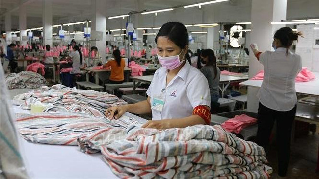 Production of garments at Phuong Nam Garment Import-Export Trading Joint Stock Company in Go Vap District, Ho Chi Minh City. (Photo: VNA)