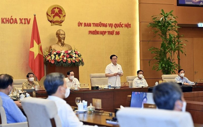 NA Chairman Vuong Dinh Hue speaks at the event (Photo: NDO/Duy Linh)