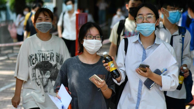 Candidates attend the high school graduation exam in Hanoi. (Photo: THUY NGUYEN/NDO)