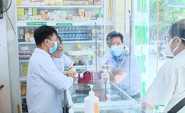 Hà Nội đình chỉ 30 nhà thuốc không đảm bảo an toàn phòng dịch | VTV.VN