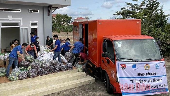 More than 23 tonnes of vegetables from Dak Lak province have been sent to support people in Ho Chi Minh City (Photo: NDO)