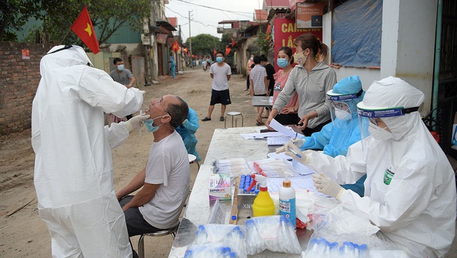 Vietnam reports a record 922 COVID-19 cases on July 3.