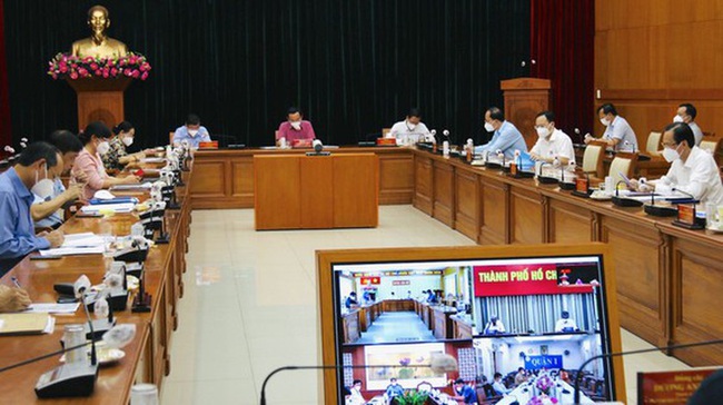 The virtual meeting of the Standing Committee of HCMC Party Committee to evaluate results of Directive 12 observance citywide