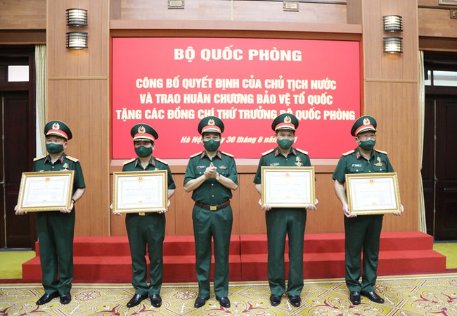 5 Thứ trưởng Bộ Quốc phòng được trao Huân chương Bảo vệ Tổ quốc ...