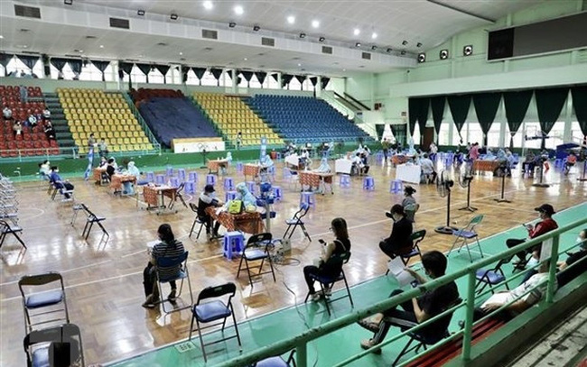 Ho Chi Minh City aims to vaccinate two-thirds of its population above 18 years old in August. (Photo: VNA)