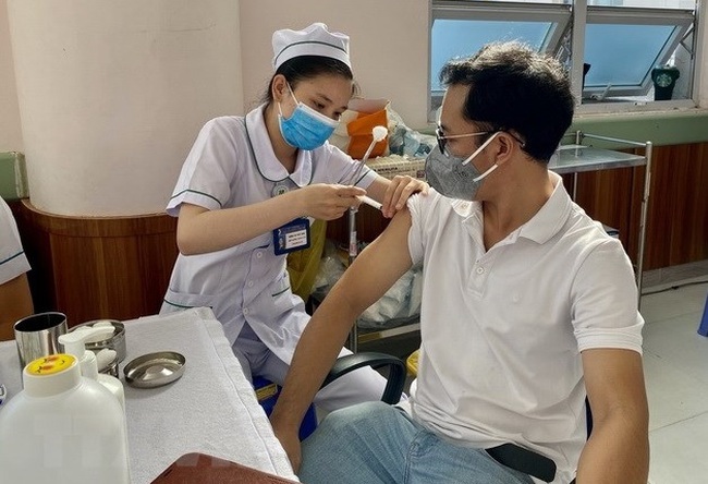 A total of 17,065,896 doses of COVID-19 vaccine have been administered in Vietnam so far. (Photo: VNA)