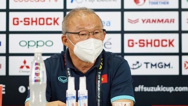 Vietnam head coach Park Hang-seo speaks during the press briefing on Saturday. (Photo: VFF)