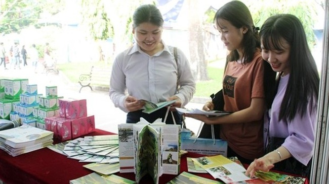 Visitors at the HCM City Travel Fair last year. (Photo: VNA)