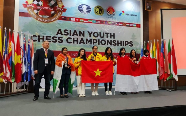 Đội tuyển cờ vua trẻ Việt Nam đang dần nổi lên với những tài năng trẻ trung và tiềm năng. Hãy cùng nhau sát cánh với các tay cờ trẻ, ủng hộ họ vươn tới những đỉnh cao mới trong sự nghiệp.