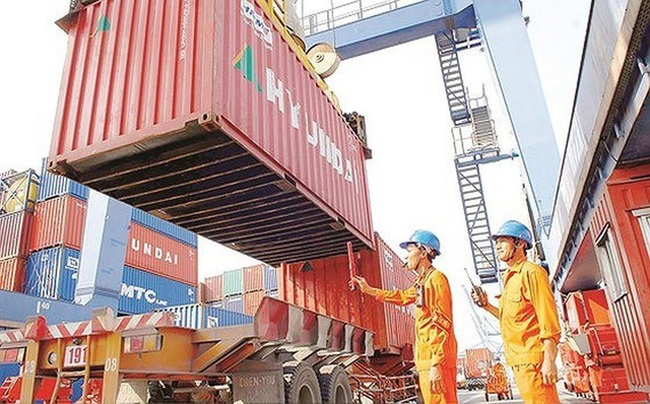 Containers being loaded at Tan Cang - Cat Lai Port in HCMC