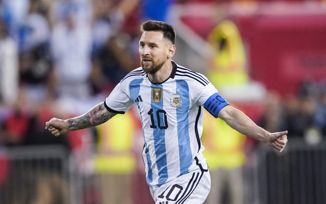 Với World Cup Qatar 2022 đang đến gần, bạn chắc chắn không muốn bỏ lỡ cơ hội để xem siêu sao Argentina - Messi trong màn trình diễn được chờ đợi nhất năm, đúng không? Nhấp chuột vào hình ảnh để cảm nhận không khí sôi động của giải bóng đá lớn nhất hành tinh!