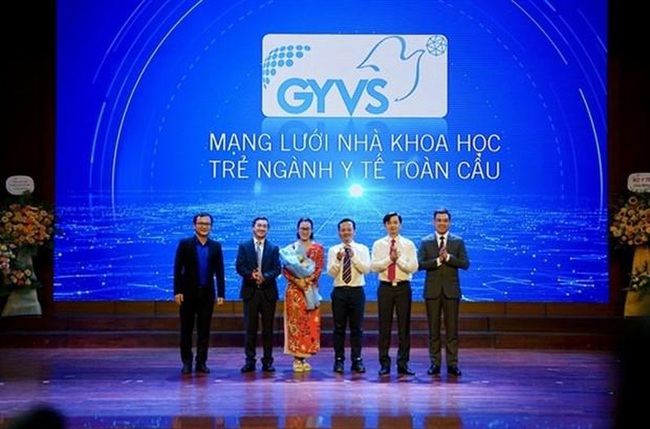 The Board of Directors of the Global Network of Young Vietnamese Medical Scientists for the term 2022-27. (Photo: VNA)