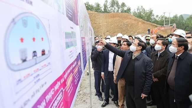 Prime Minister Pham Minh Chinh inspects progress of the project (Photo: VNA)