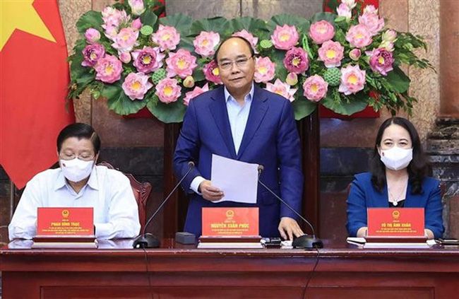 President Nguyen Xuan Phuc (centre) speaks at the event (Photo: VNA)