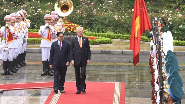 The welcoming ceremony for Malaysia PM Dato’ Sri Ismail Sabri bin Yaakob (Photo: Tran Hai)