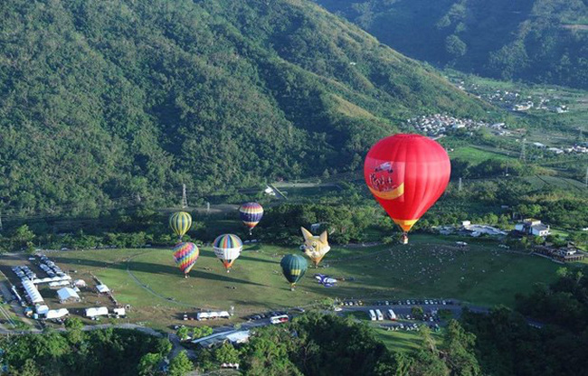 A Vietjet hot air balloon will represent the national colours of Vietnam at the festival.(Photo: Vietnam Plus)