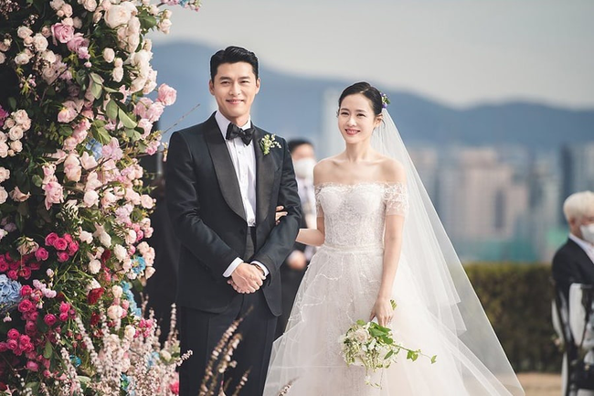 Được xem những bức ảnh cưới Hàn Quốc sẽ là một trải nghiệm vô cùng đáng nhớ. Với phong cách riêng biệt, ảnh cưới Hàn Quốc nổi bật với sự tinh tế, lãng mạn và chỉn chu. Hãy cùng ngắm nhìn và cảm nhận các khoảnh khắc ngọt ngào của đôi uyên ương trong ảnh cưới Hàn Quốc.