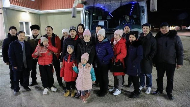 Vietnamese fleeing Ukraine are welcomed in Russia. (Photo: VNA)