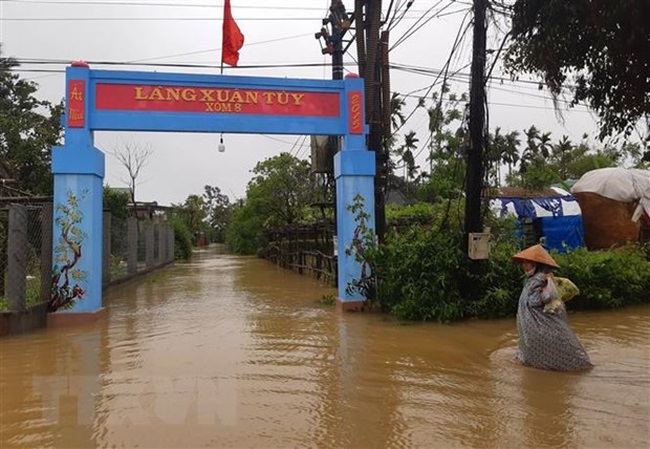 A road is flooded in Quang Dien district, Thua Thien-Hue province, in early April. (Photo: VNA)