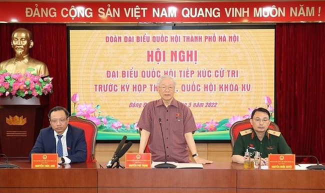 Party General Secretary Nguyen Phu Trong speaks at the meeting with Hanoi voters on May 12. (Photo: VNA)