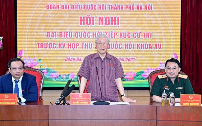 Party General Secretary Nguyen Phu Trong speaking at the meeting with voters in Dong Da district. (Photo: NDO)