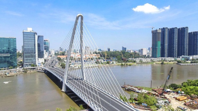 Thu Thiem 2 Bridge is a new symbol of Ho Chi Minh City. (Photo: Quy Hien)