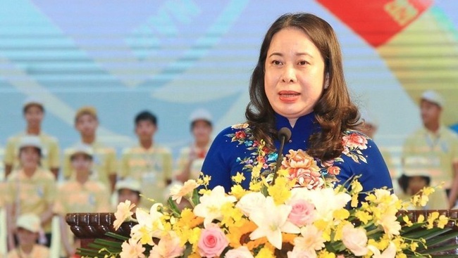 Vice President Vo Thi Anh Xuan speaking at the ceremony