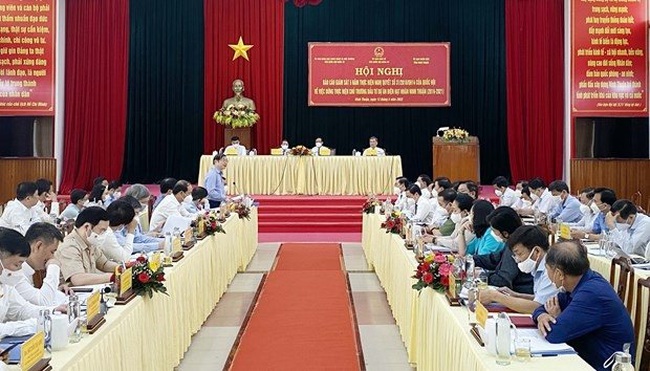 The meeting between the NA delegation and Ninh Thuan officials on April 13 (Photo: VNA)