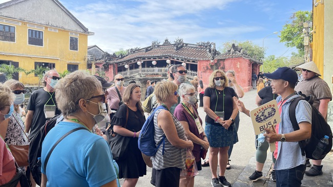 Foreign visitors in Hoi An (Photo: Toquoc.vn)