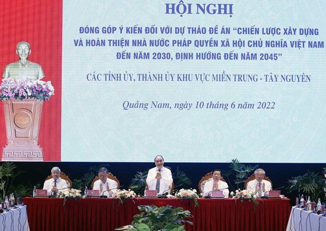 President Nguyen Xuan Phuc speaks at the conference (Photo: VNA)