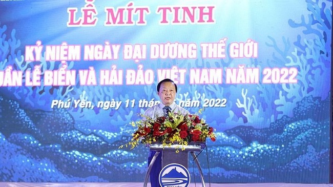 Minister of Natural Resources and Environment Tran Hong Ha addressing the meeting (Photo: baotainguyenmoitruong.vn)