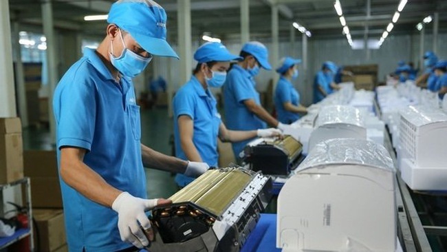 In the third quarter, 44.9% of the firms surveyed said that they eye a rise in new orders (Photo: VNA)