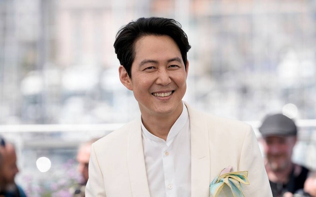 Lee Jung Jae nhận giải Diễn viên xuất sắc nhất do Hiệp hội Phê bình  Hollywood bình chọn 