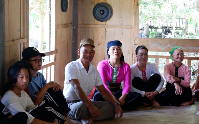 Quỹ Tấm lòng Việt tổ chức hoạt động bảo tồn di sản diễn xướng Pộ Mẹnh 