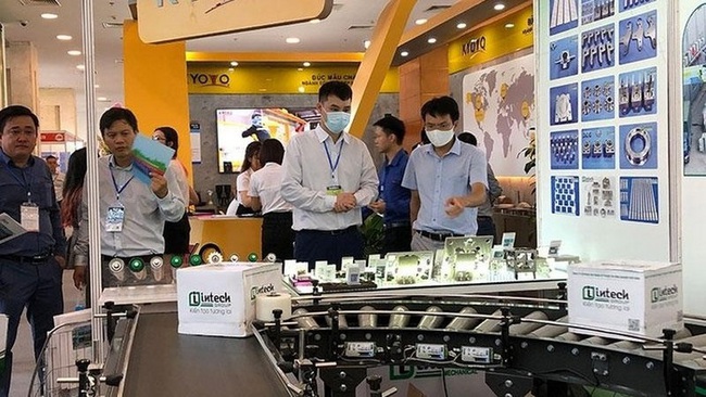 Hanoi Support Industry Fair offers an opportunity for enterprises to introduce their latest products. (Photo: NDO)