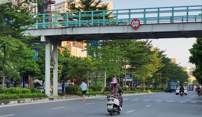 Hanoi takes steps to handle traffic violations (Photo: VNA)
