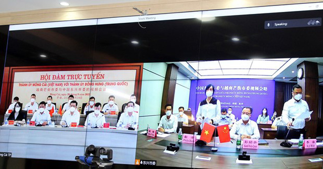 Participants at the online talks (Photo: VNA)